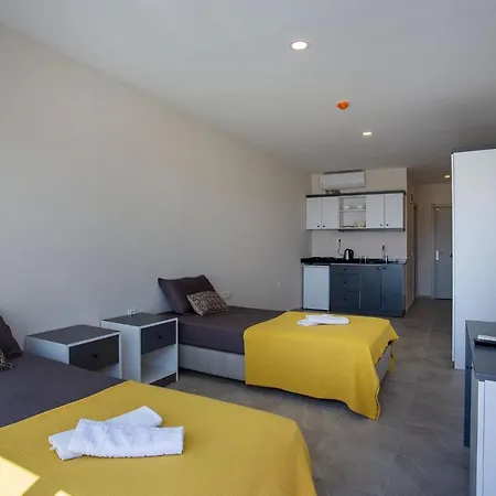 Ξενοδοχείο Lofts Luna 2*